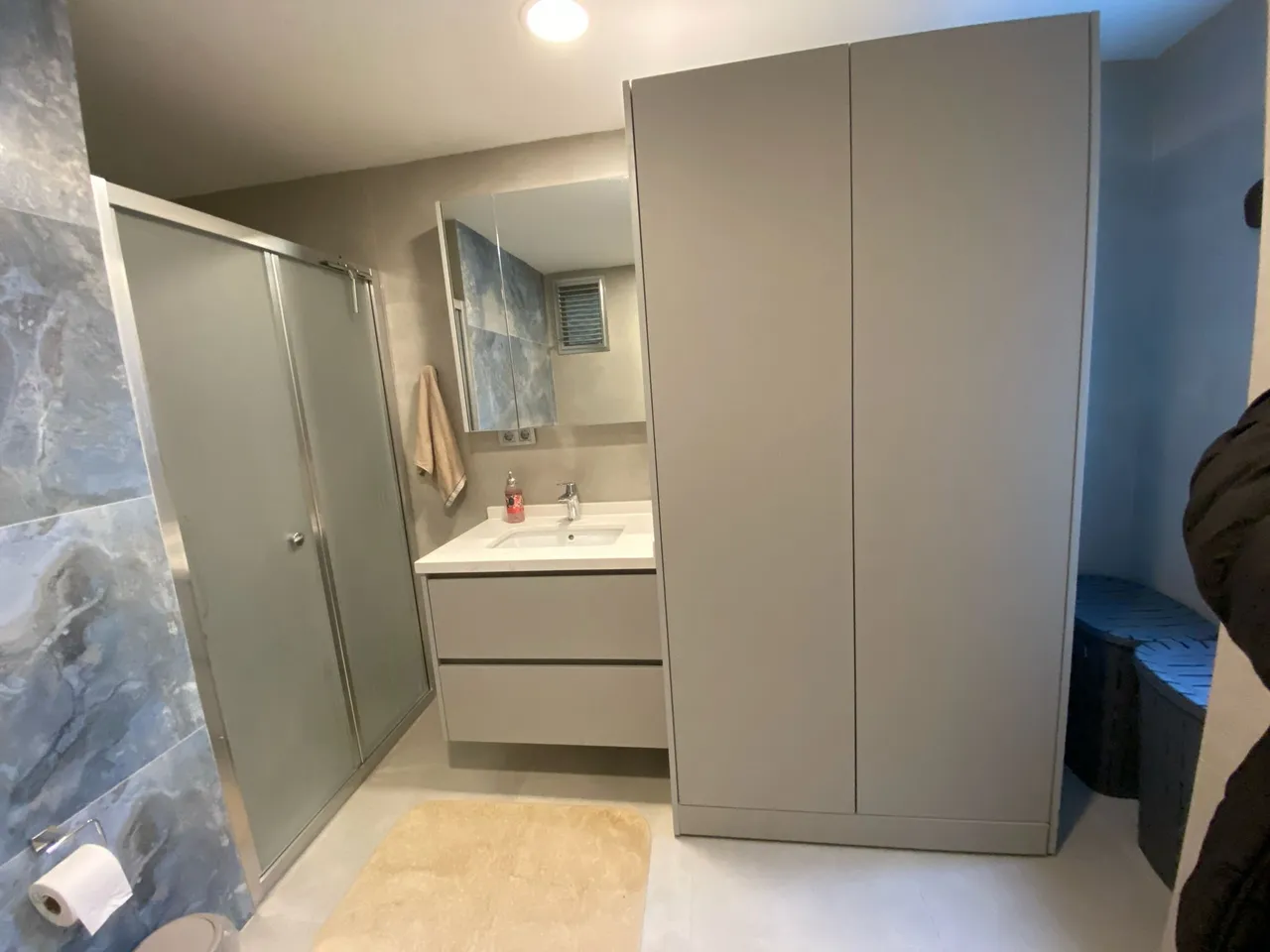 Banyo, duşakabin ve gömme dolap