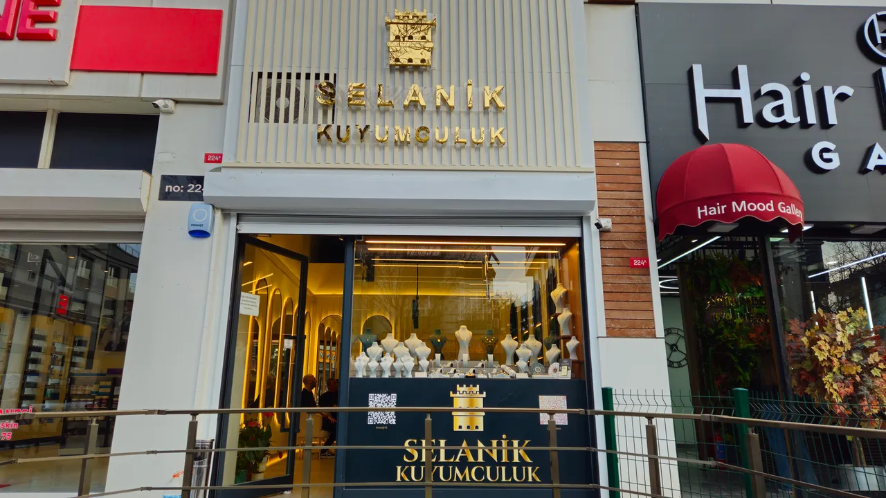 Selanik Kuyumcu cephesi ve altın harfli tabela