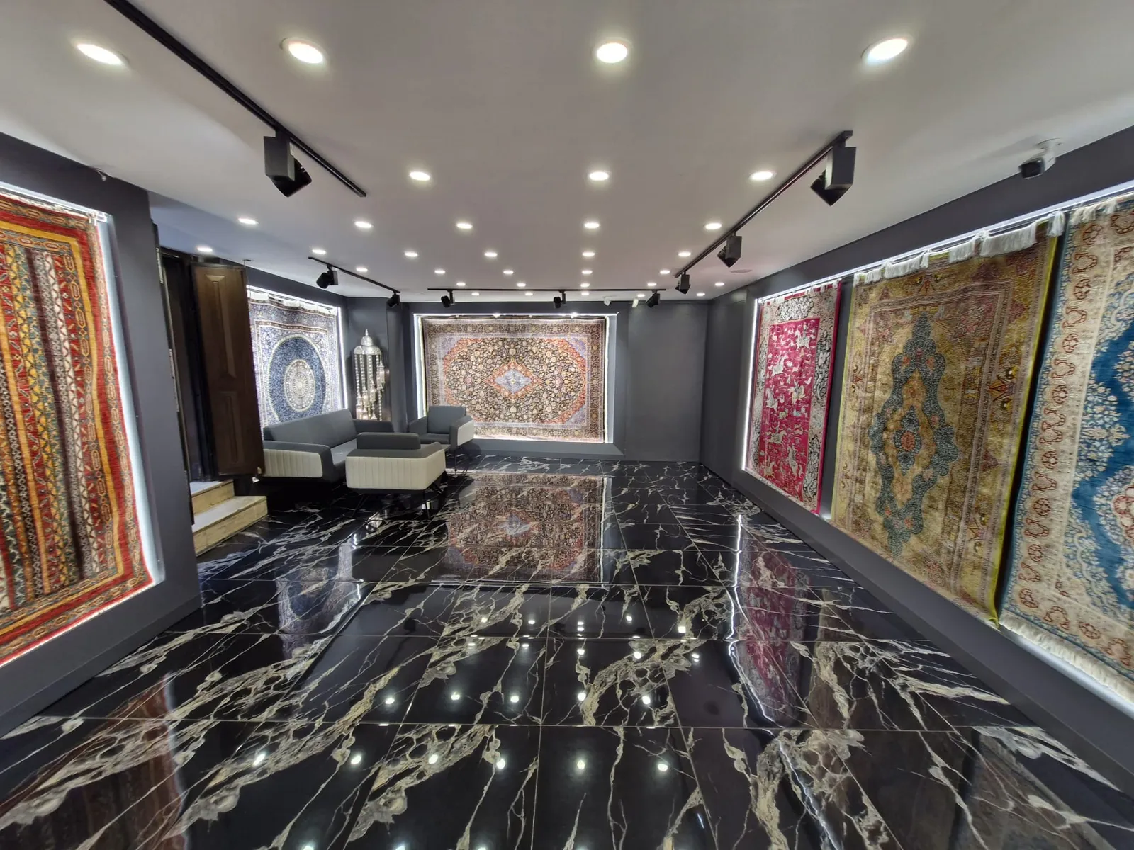 Yurdan Carpet & Jewellery, Mağaza renovasyonu ve dekorasyon